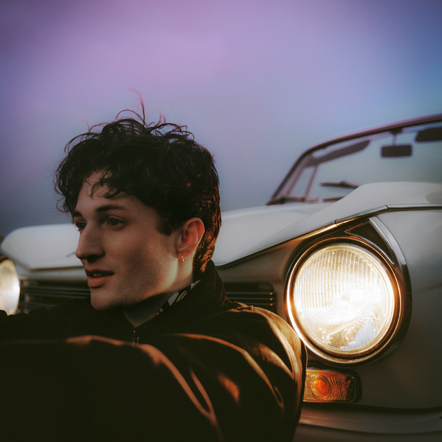 beat up car のサムネイル