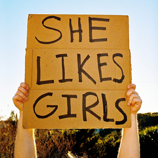 She Likes Girls のサムネイル