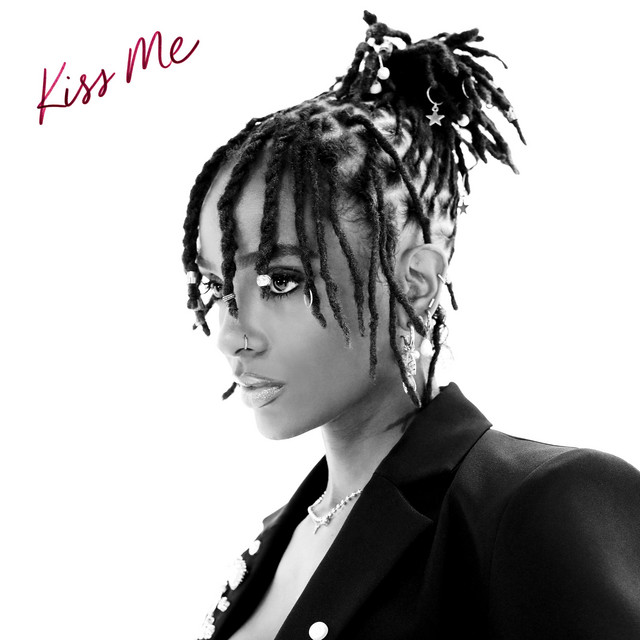 Kiss Me のサムネイル